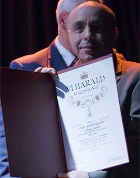Miloud Guiderk med diplom fra Kongehuset i 2008 by Eric Mørk