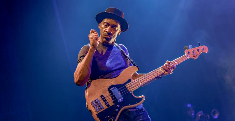 Marcus Miller av Thierry Dubuc