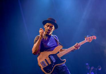 Marcus Miller av Thierry Dubuc